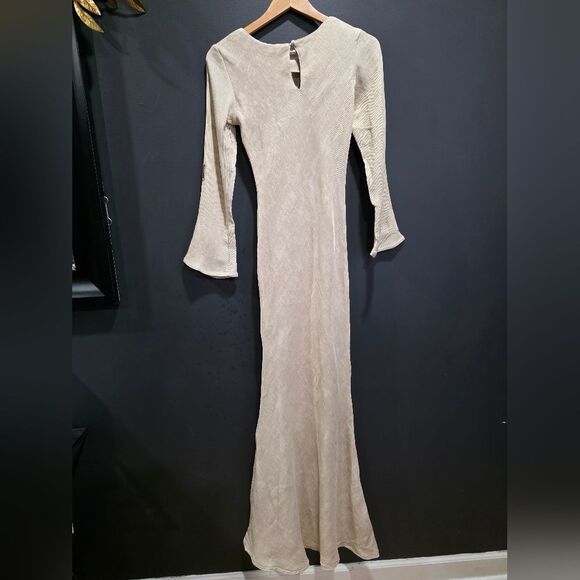 Podur Ecru Silhouette Dress Sz 8 - Picture 2 of 11